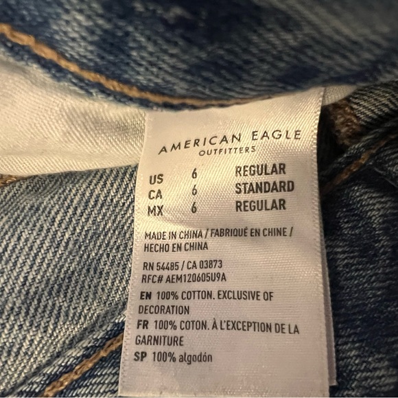 American Eagle Size 6 Mom Jean - Picture 5 of 5